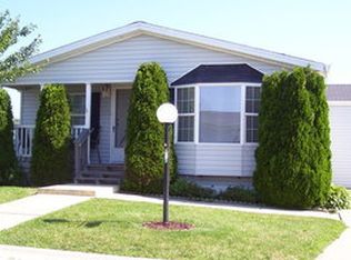 654 Bluebird Cir #A, Sandwich, IL 60548