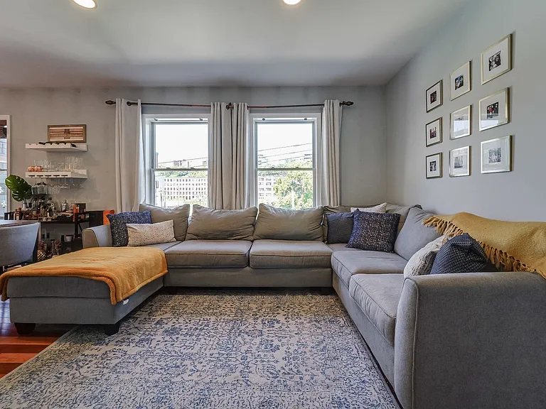 650 2nd St #4G — Photo 7