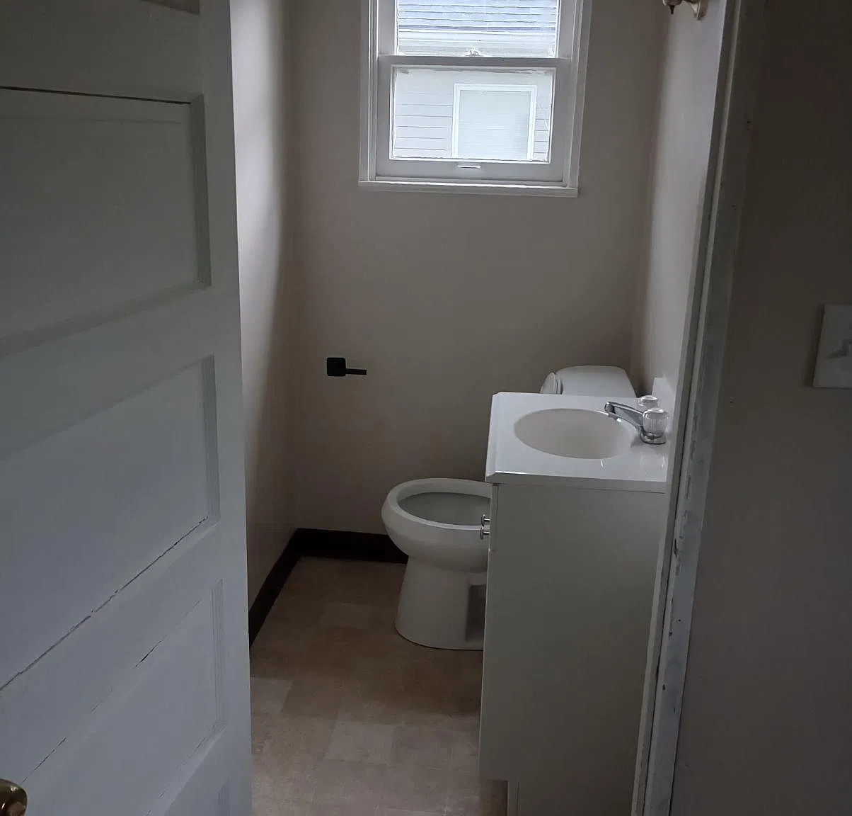 122 Wilson Ave — Photo 1