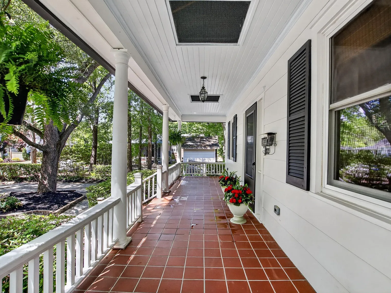 3 bed, 2089 sqft, $2,400 — Photo 3