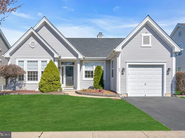 32 Turtle Creek Run, Barnegat, NJ 08005