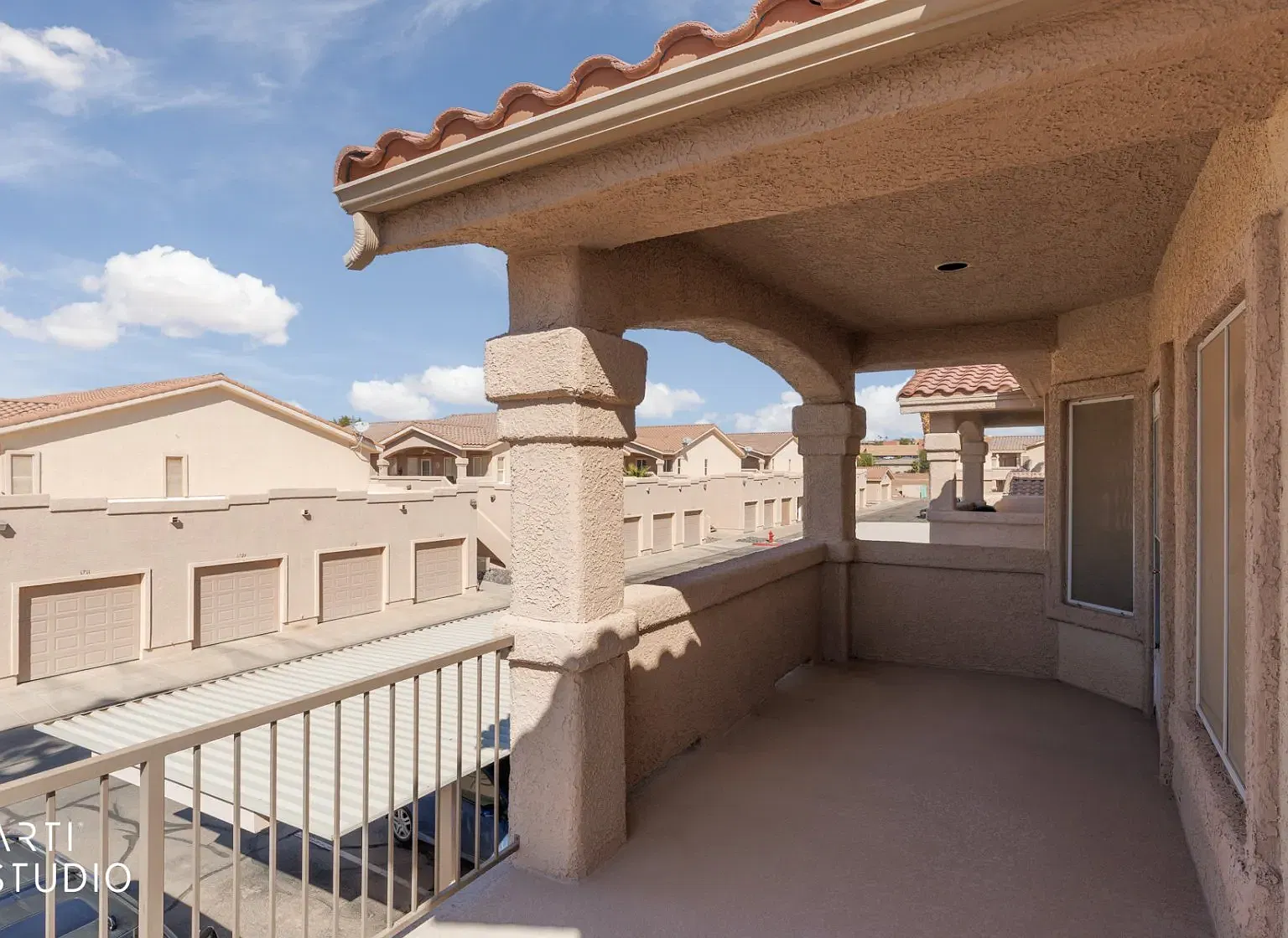 517 W Mesquite Blvd — Photo 2