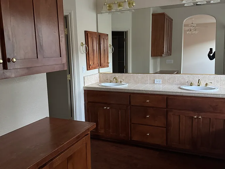 8015 Vertine Ct — Photo 5