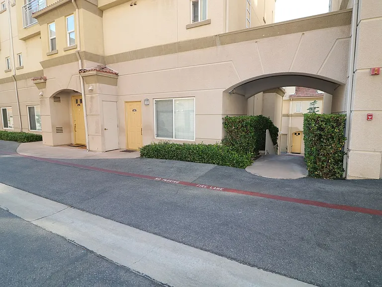 5210 Premiere Hills Cir #119 — Photo 2