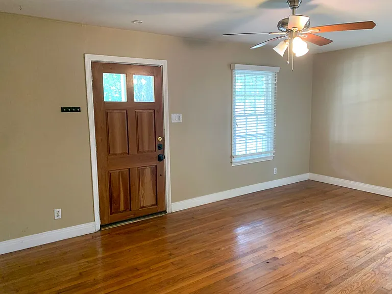 1002 W Saint Johns Ave — Photo 5