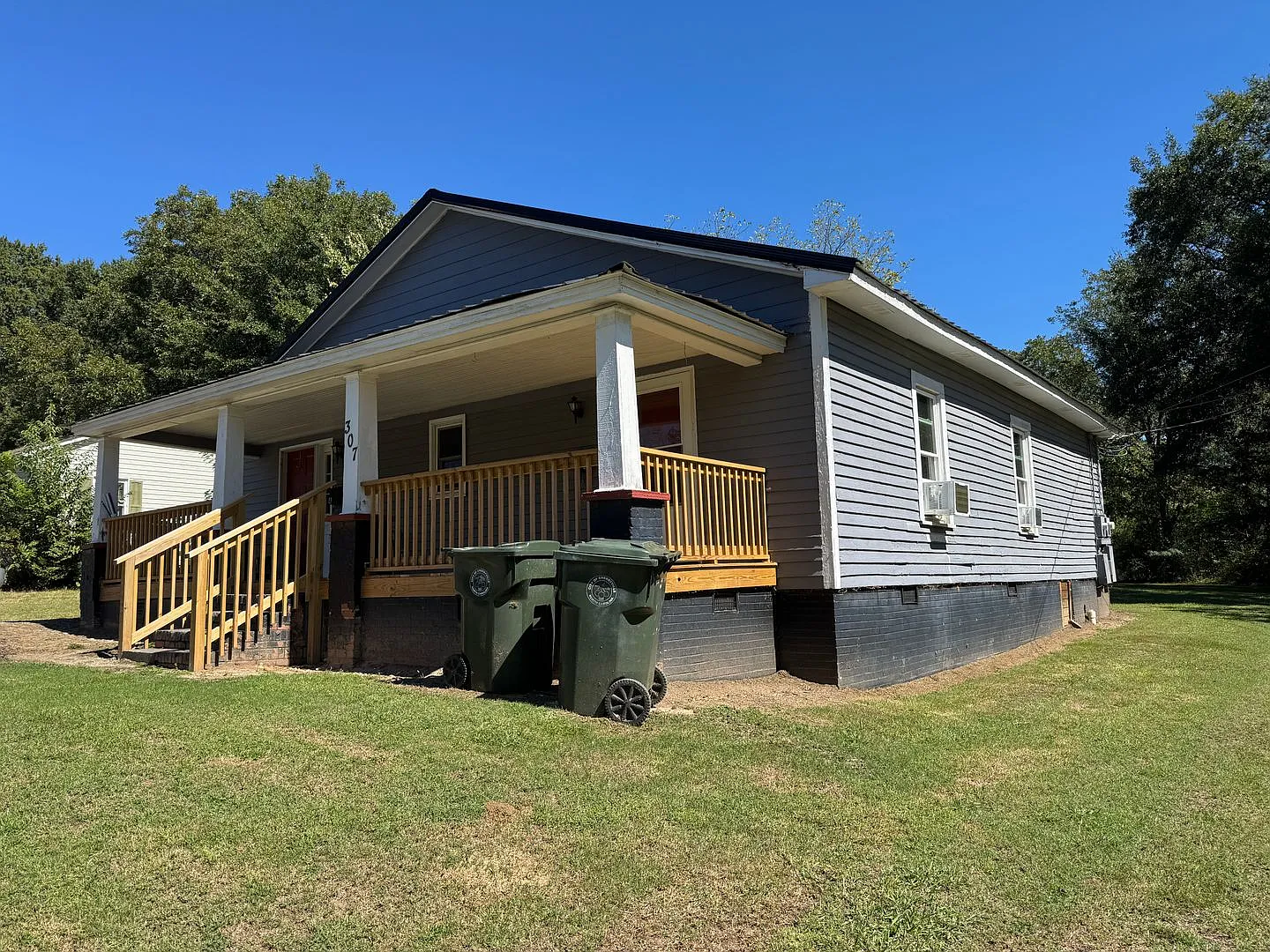 1 Bedroom w/ 1 Bath Duplex in Cherryville, NC — Photo 2