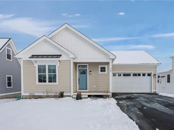 325 Freedom Trail Dr, Portsmouth, RI 02871