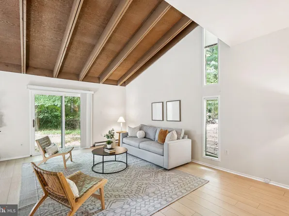 2343 Glade Bank Way, Reston, VA 20191