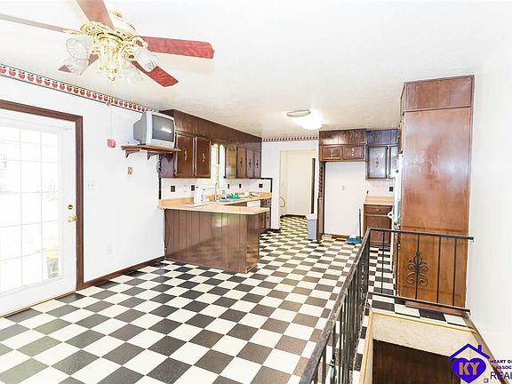 4th image of 1953 Hutcherson Ln