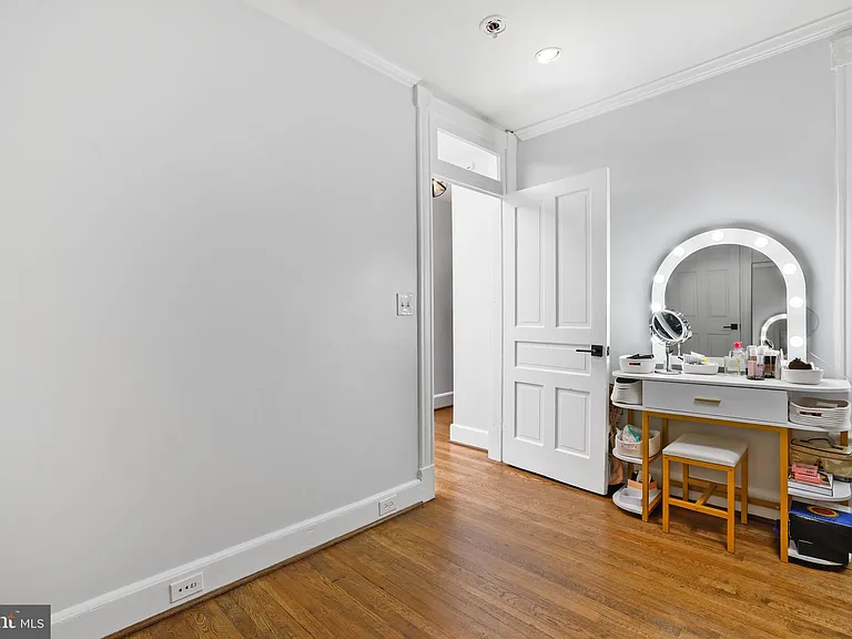 1215 33rd St NW — Photo 25