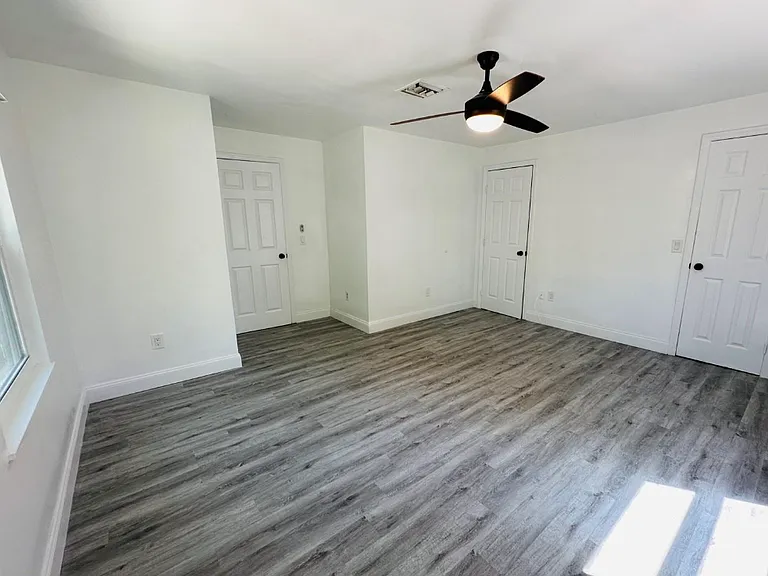 1225 Bermuda St — Photo 13