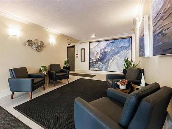3rd image of 1305 15th Ave SW #202