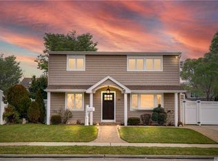 2371 Mattituck Ave, Seaford, NY 11783