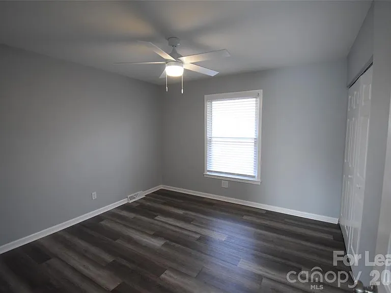 924 Edgegreen Dr — Photo 19