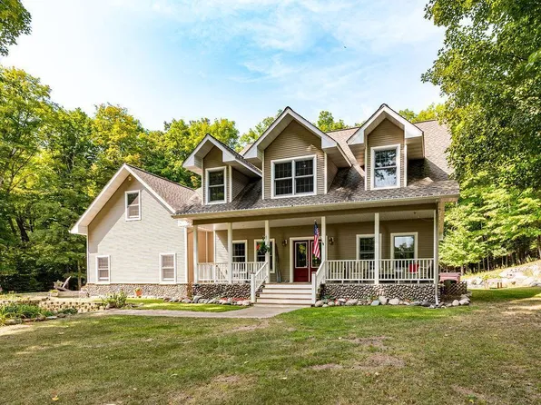 35010 Rolland Rd, Cohasset, MN 55721