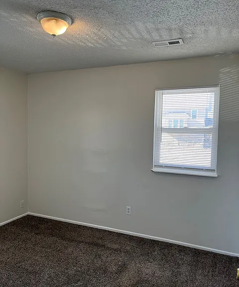 644 N Hocker Ave — Photo 4