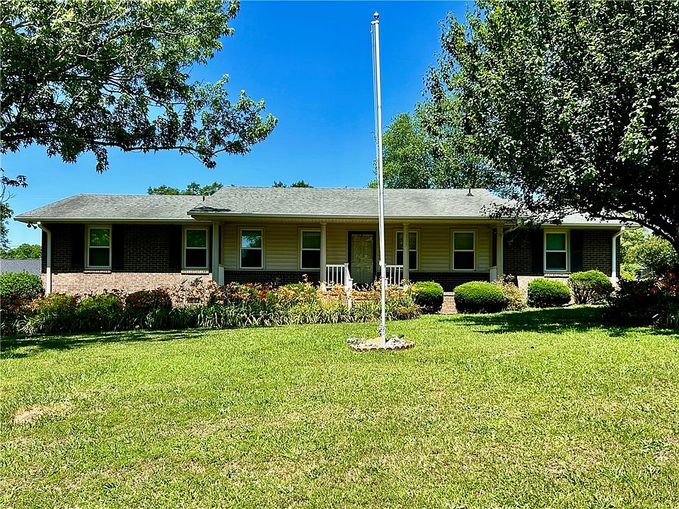1st image of 105 Fleetwood Dr