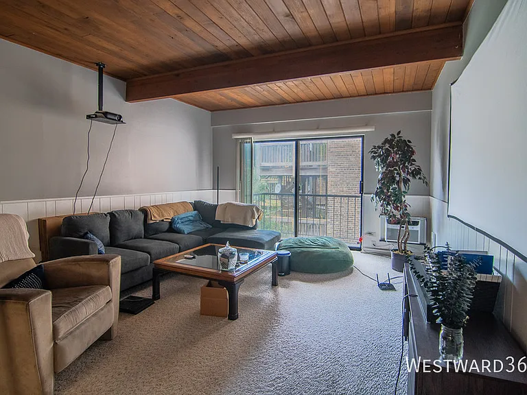 4334 N Clarendon Ave #309 — Photo 4