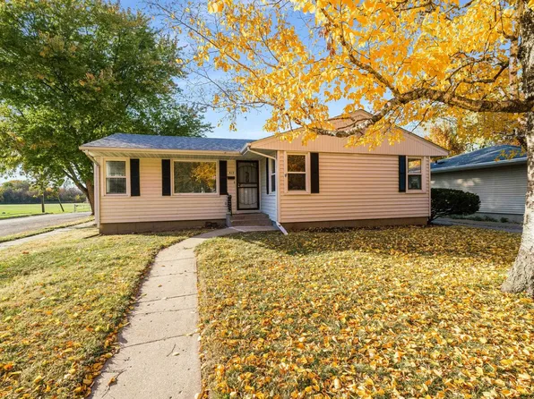 417 27th St, Rockford, IL 61108