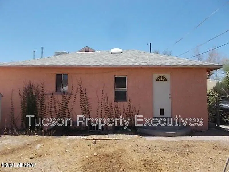2 bed, 1.5 bath, 950 sqft, $1,150 — Photo 2