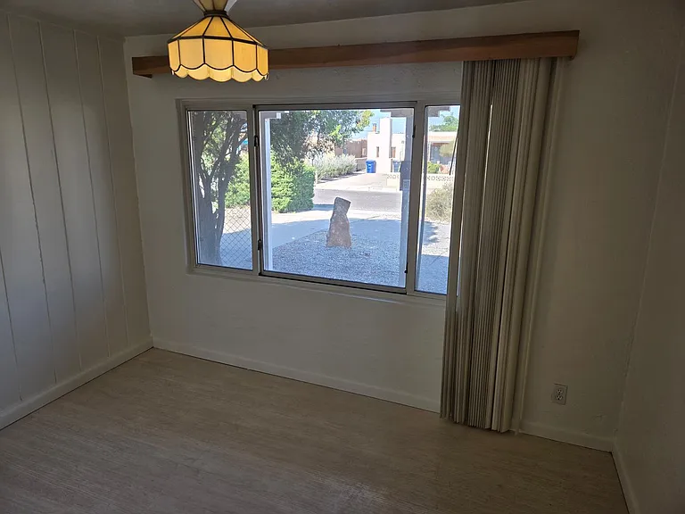 1728 Richmond Dr NE — Photo 4