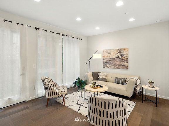 4th image of 6515 34th Ave NE #C