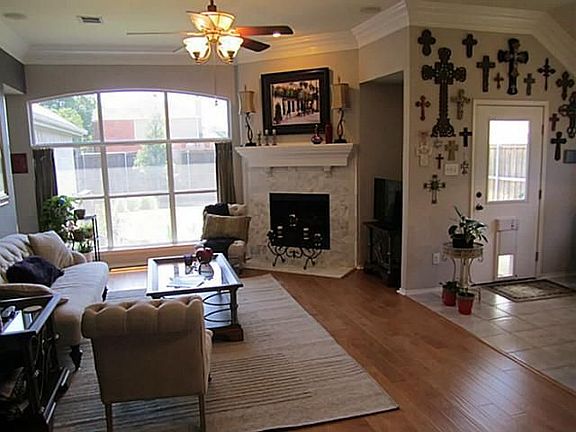3rd image of 10305 Stone Falls Ln