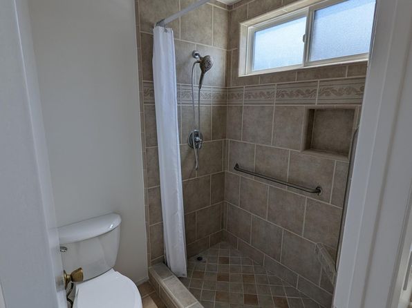 6418 Camino Viviente