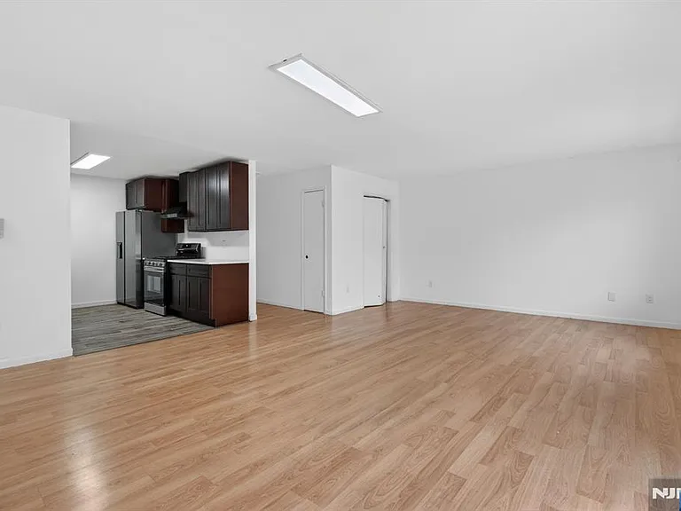 485 Broadway — Photo 4