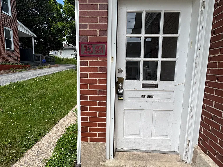 23 W Willow St #201 — Photo 6
