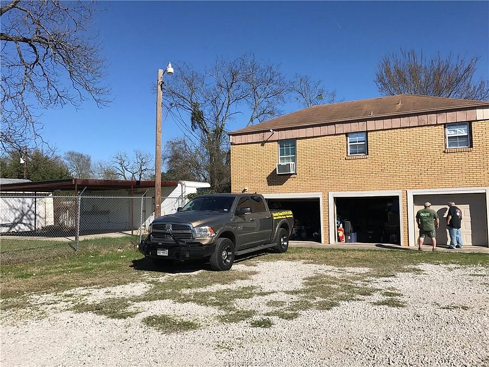 1st image of 909 S Texas Ave