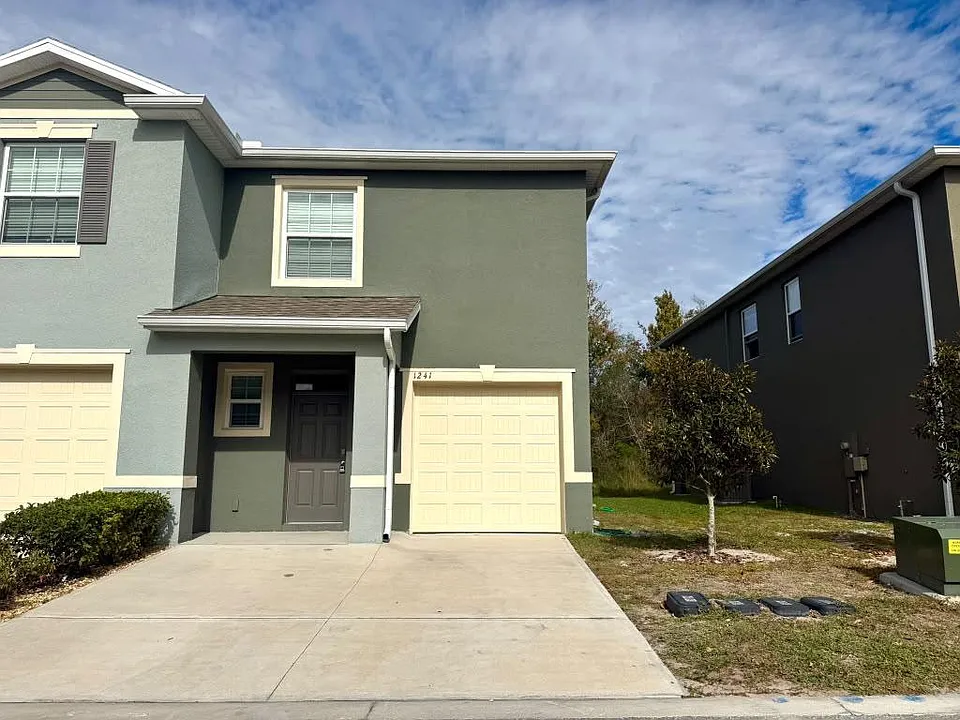 1241 Yellow Finch Dr #1