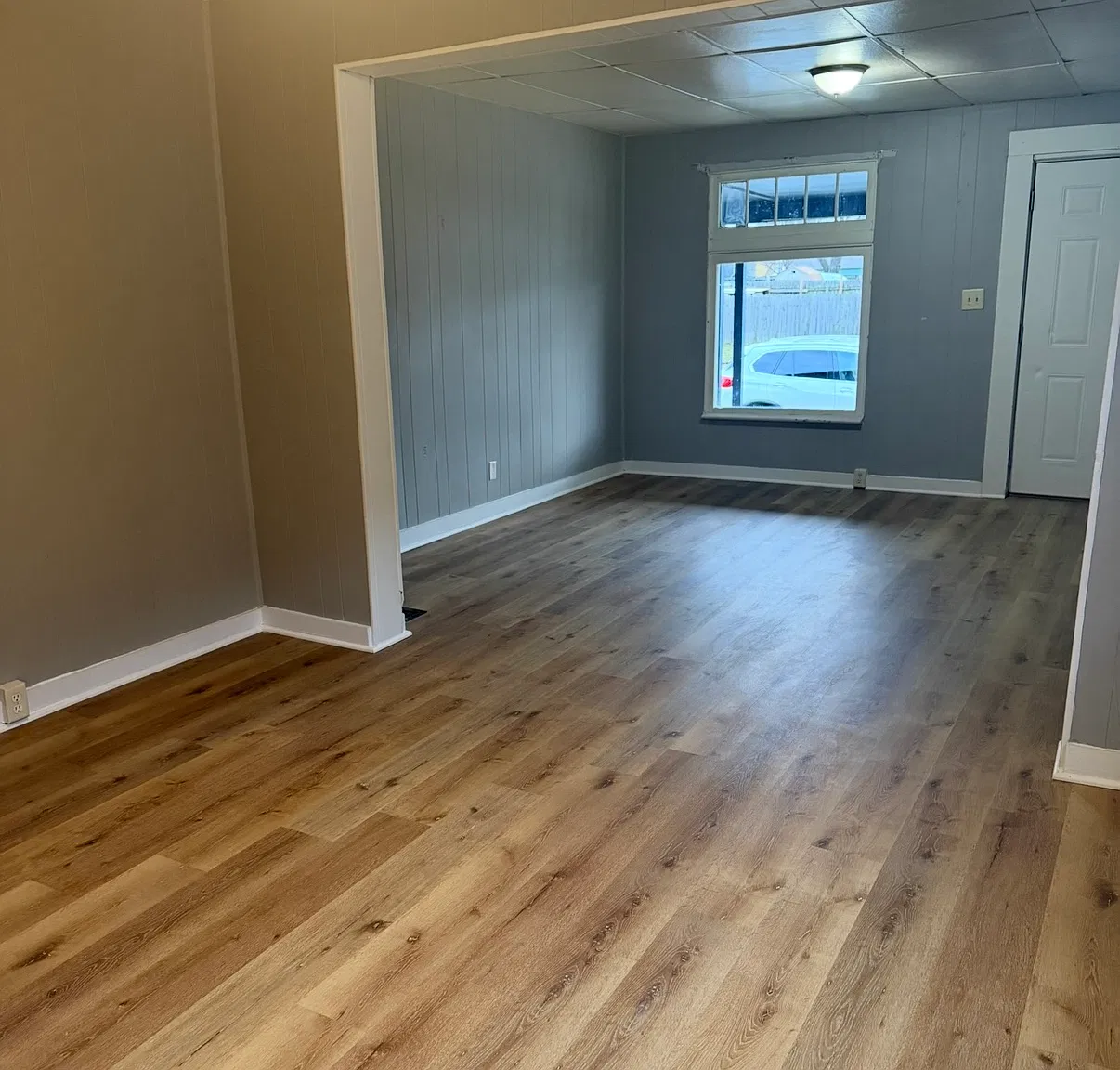 2706 E New York St — Photo 3