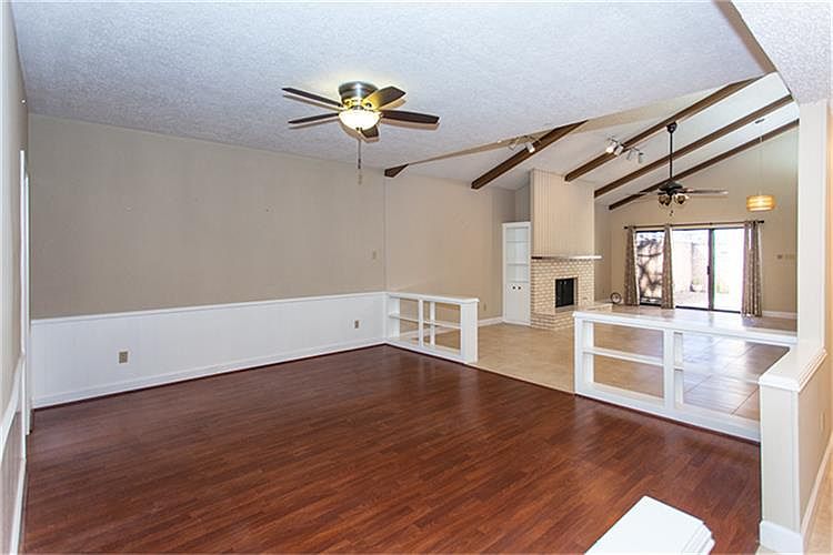 1st image of 2812 Country Club Dr