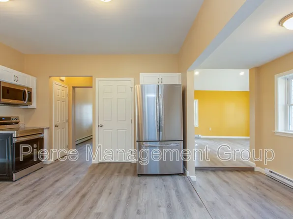 30 High St Unit A, Derry, NH 03038