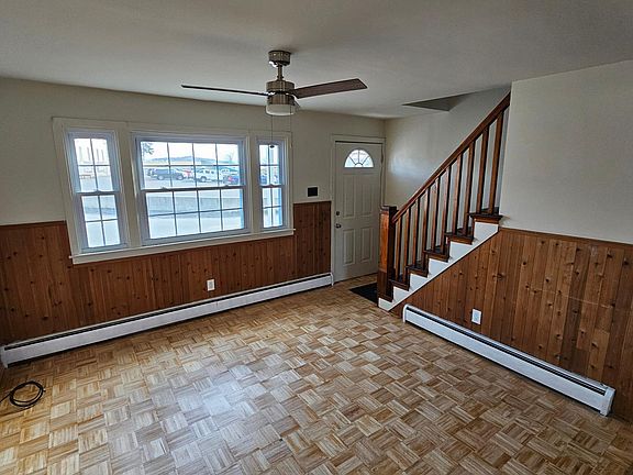 Second angle of the living room