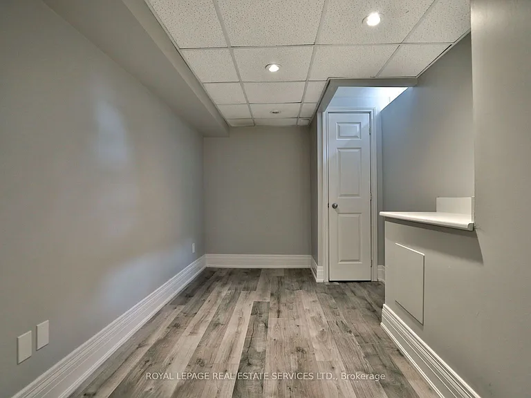 1021 Runnymead Cres — Photo 27