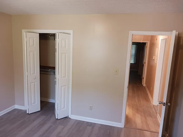 506 Charleston Ln — Photo 13
