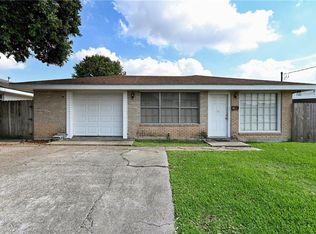 10 Maple Ln, Gretna, LA 70053