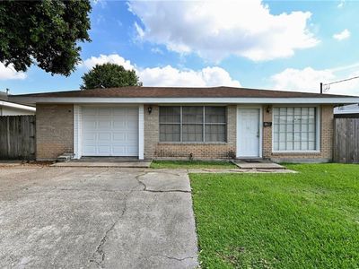 10 Maple Ln, Gretna, LA, 70053