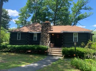 39 Lakewood Dr, Mountain Lakes, NJ 07046