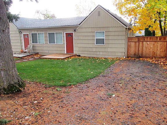 2nd image of 14418-14420 SE Alder St #14418