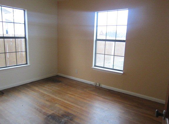 3rd image of 2609 W Kentucky Ave