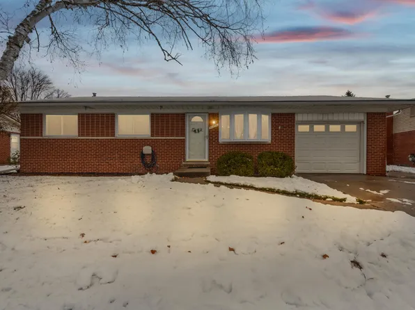 35674 Shook Ln, Clinton Township, MI 48035