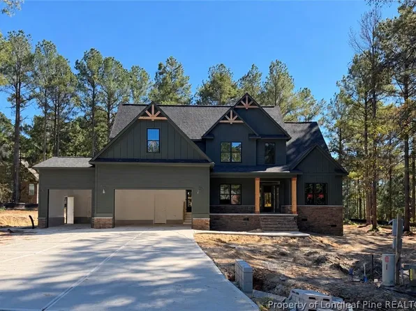136 Leaning Pine Cir, Spring Lake, NC 28390