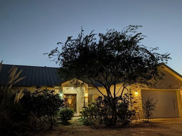 385 Silver Wings Dr, Medina, TX 78055