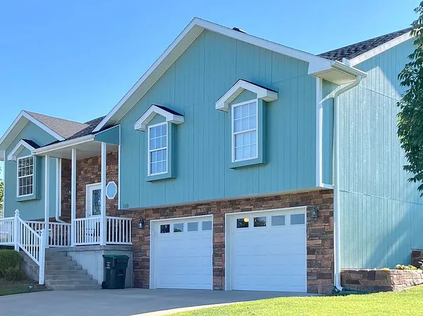1108 Charles St, Knob Noster, MO 65336