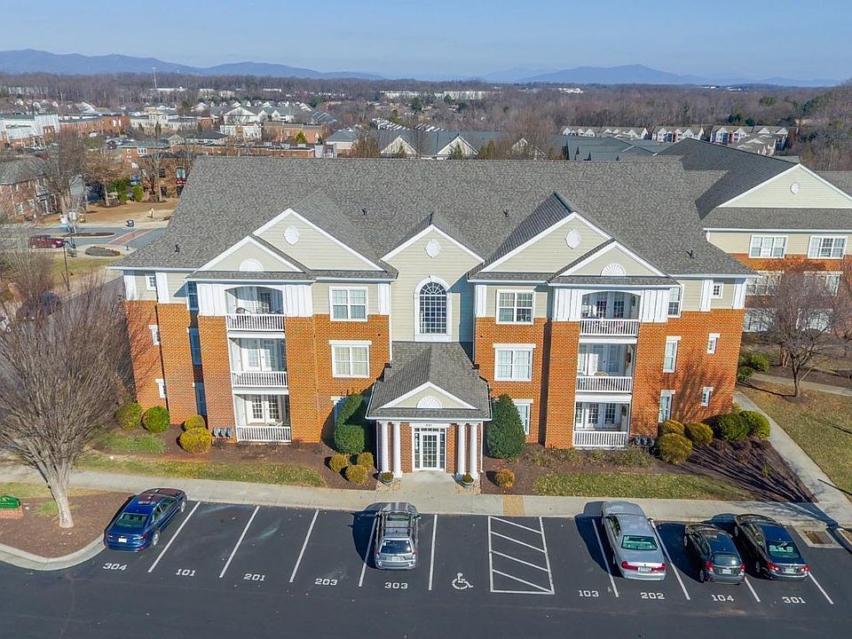 1st image of 601 Wyndhurst Dr APT 203