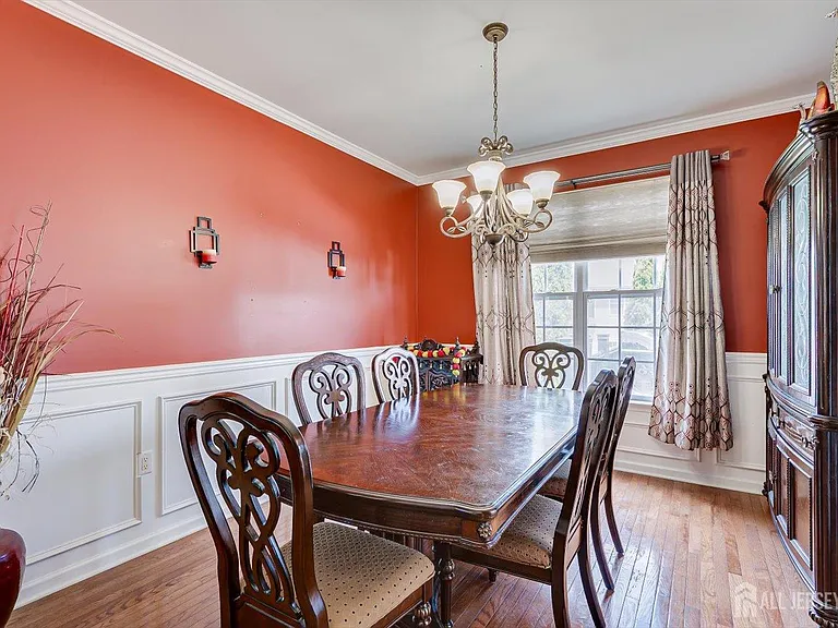 300 Morning Glory Dr — Photo 4