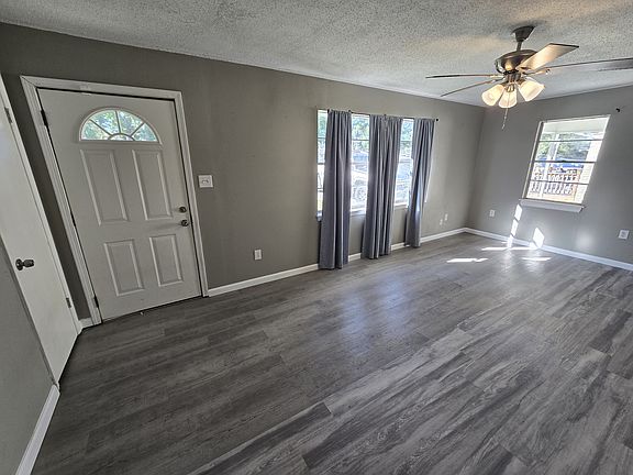 4th image of 412 Graham Rd